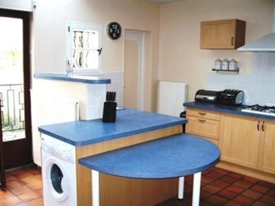 Spacious Quentoinise Town House Saint-Quentin  Eksteriør billede